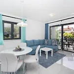 Lela Apartman *