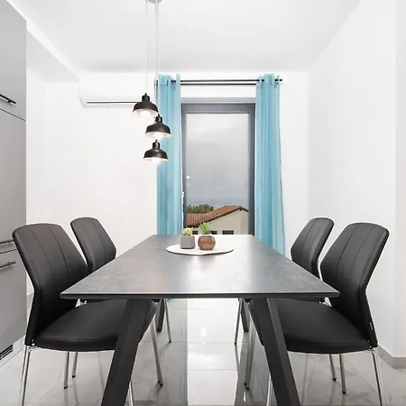 Lela Apartment