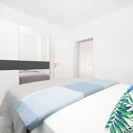 Lela Apartment