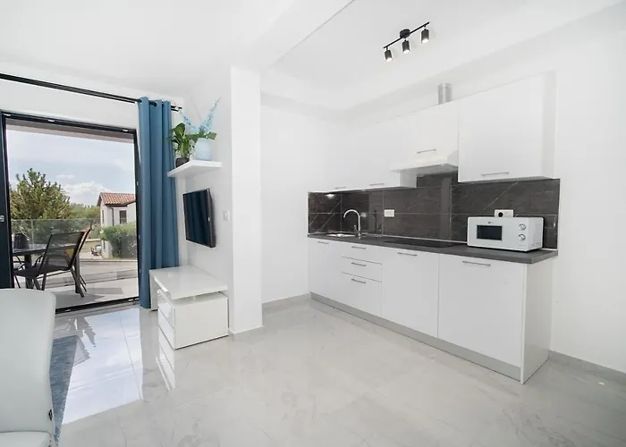 Lela Apartment *